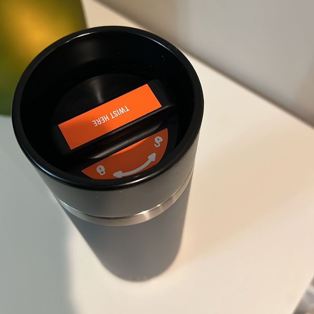 🆕 YETI tumblr 18oz /532ml - Picture 10 of 11